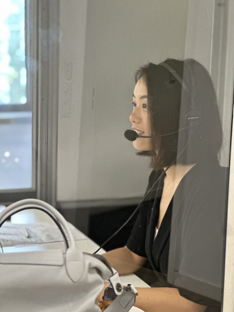 Simultaneous interpreting Anan Xu